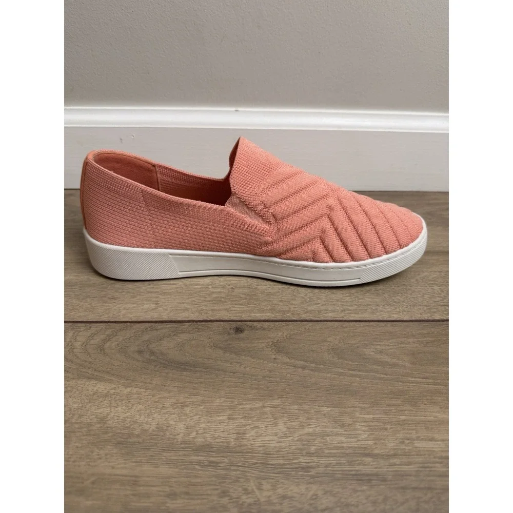Vintage 7 Eight these women
